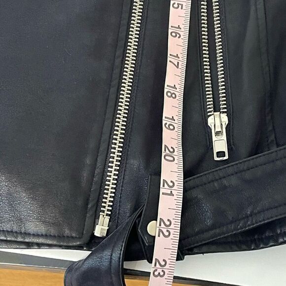 Sugar + Lips Faux Leather Look Jacket size Medium - Picture 10 of 11